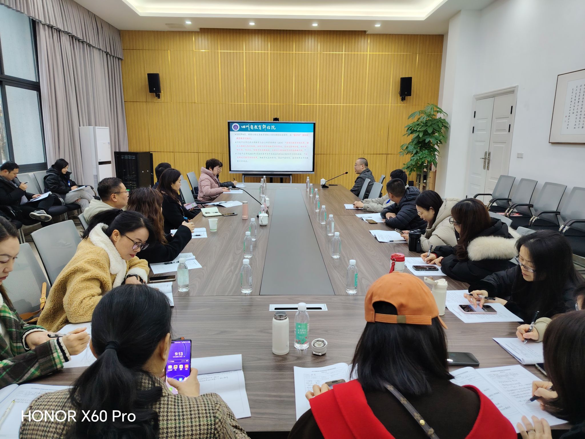 特色课程建设以及教学评估等方面的先进